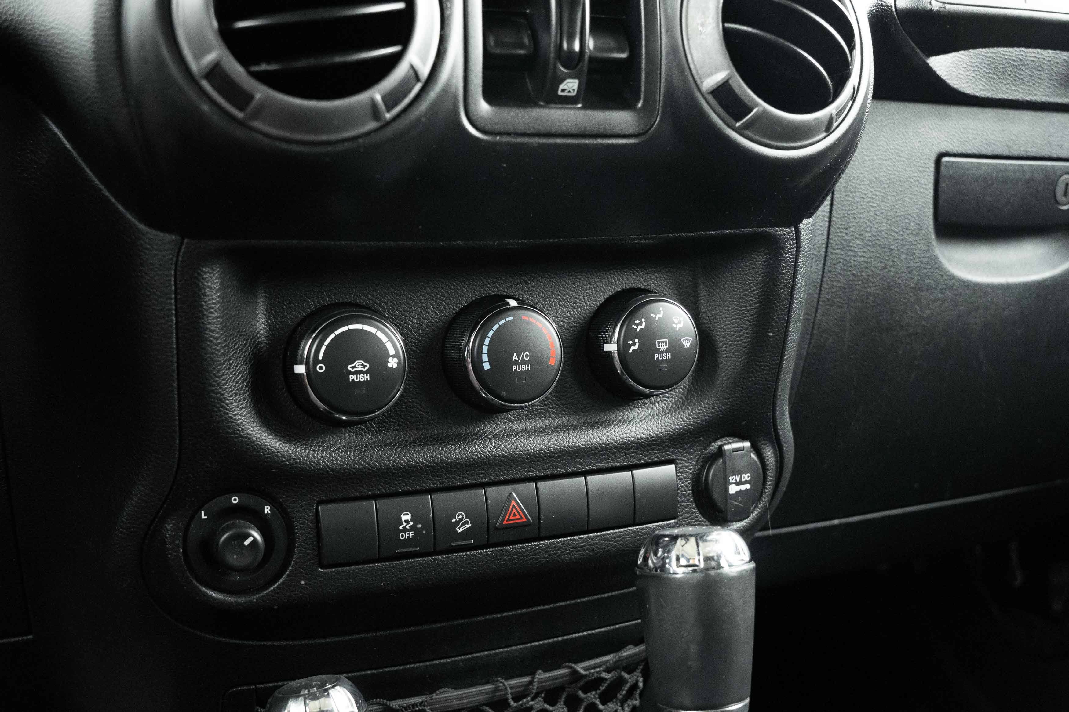 Used 2017 Black Clearcoat Jeep Sport image 12