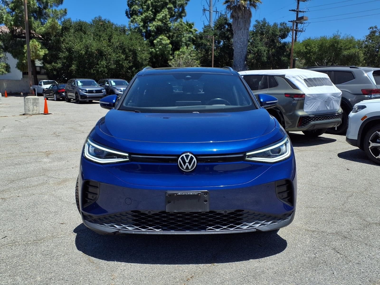 Used 2022 Blue Volkswagen Pro S image 2