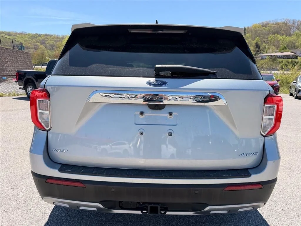 Used 2023 Silver Ford XLT image 13