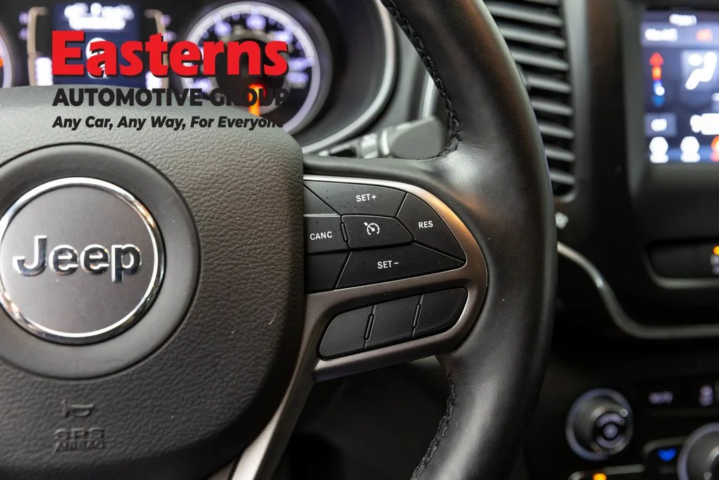 Used 2021 Black Jeep Latitude Plus image 15