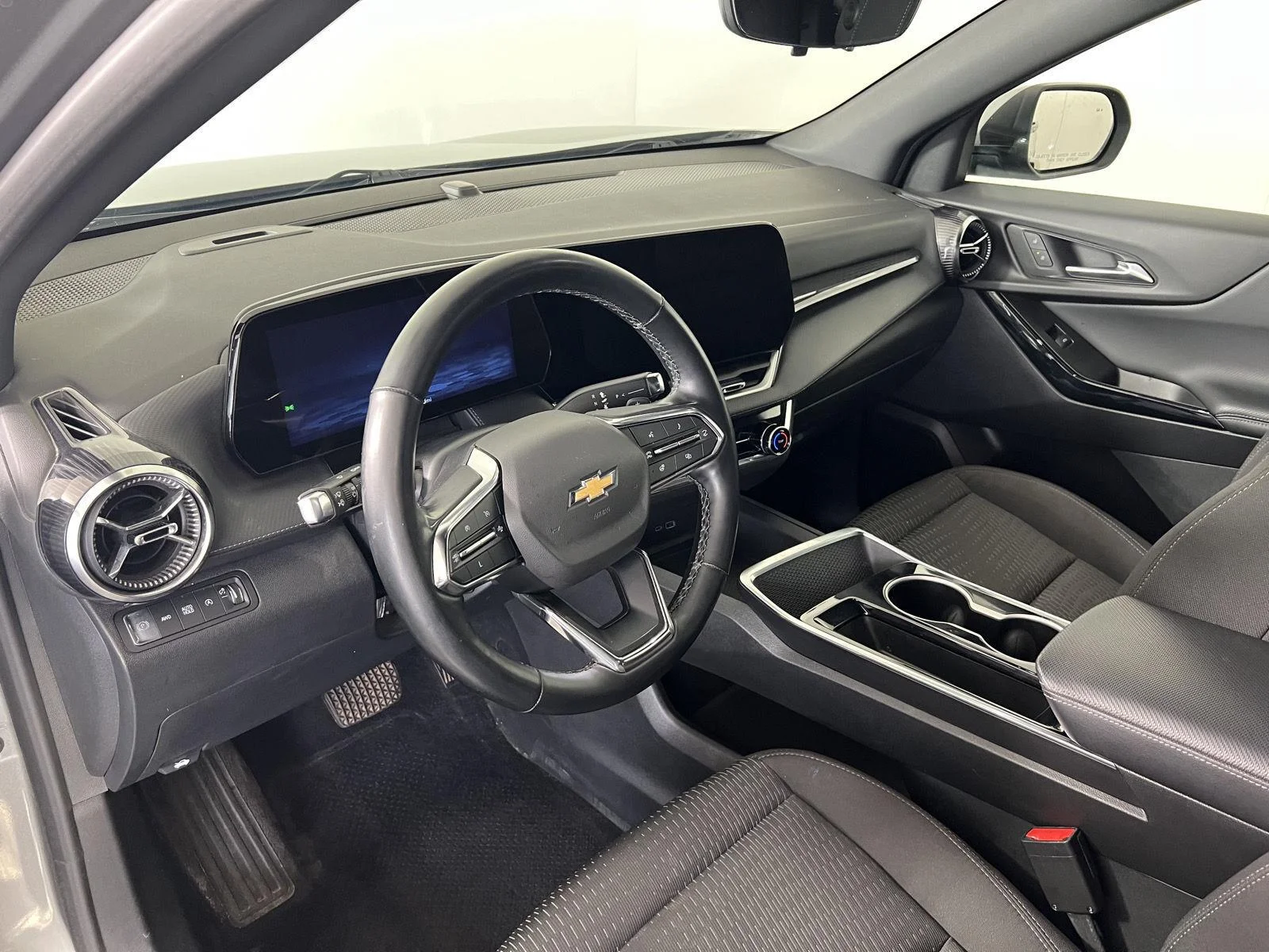 Used 2025 Sterling Gray Metallic Chevrolet LT image 5