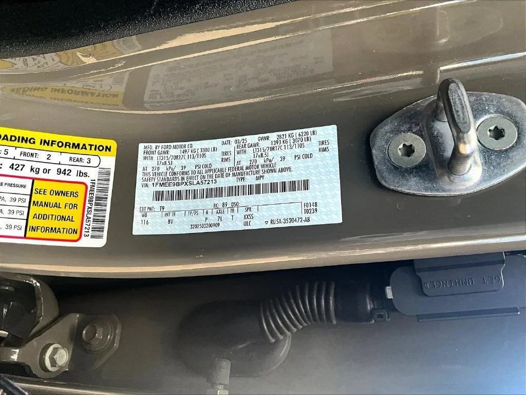 Used 2025 Gray Ford Badlands image 21