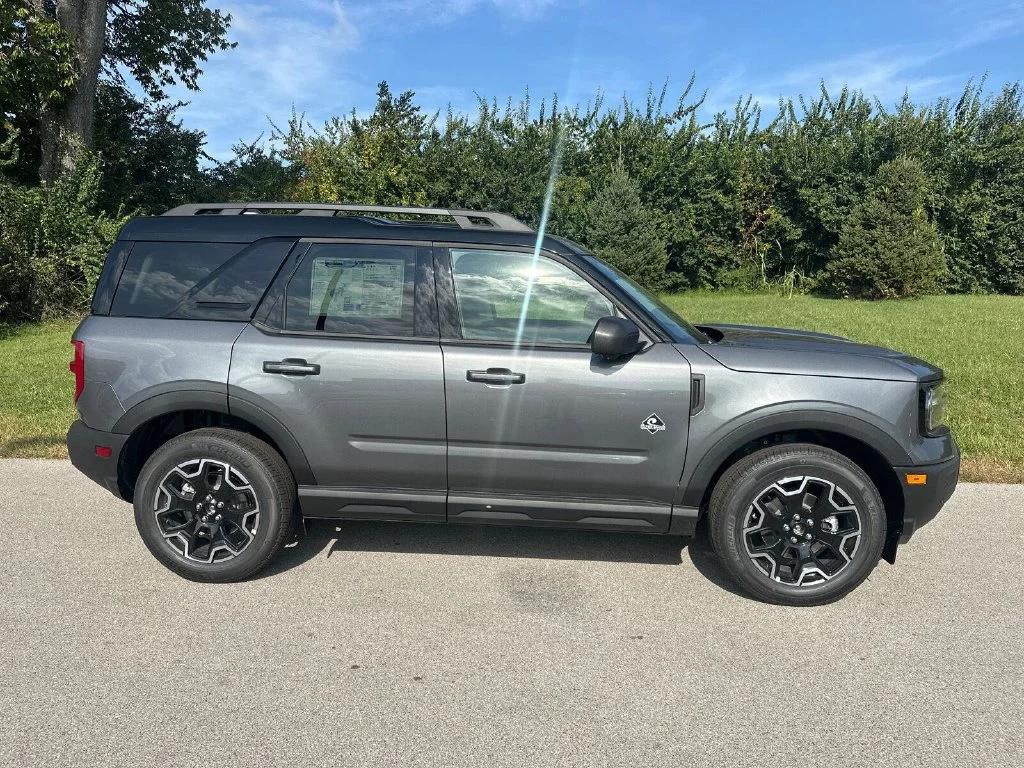 New 2026 Gray Ford Outer Banks image 8