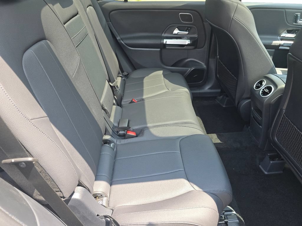 New 2026 Mountain Grey Metallic Mercedes-Benz GLB 250 image 58