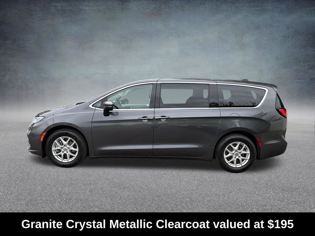Used 2023 Granite Crystal Metallic Clearcoat Chrysler Touring L image 2