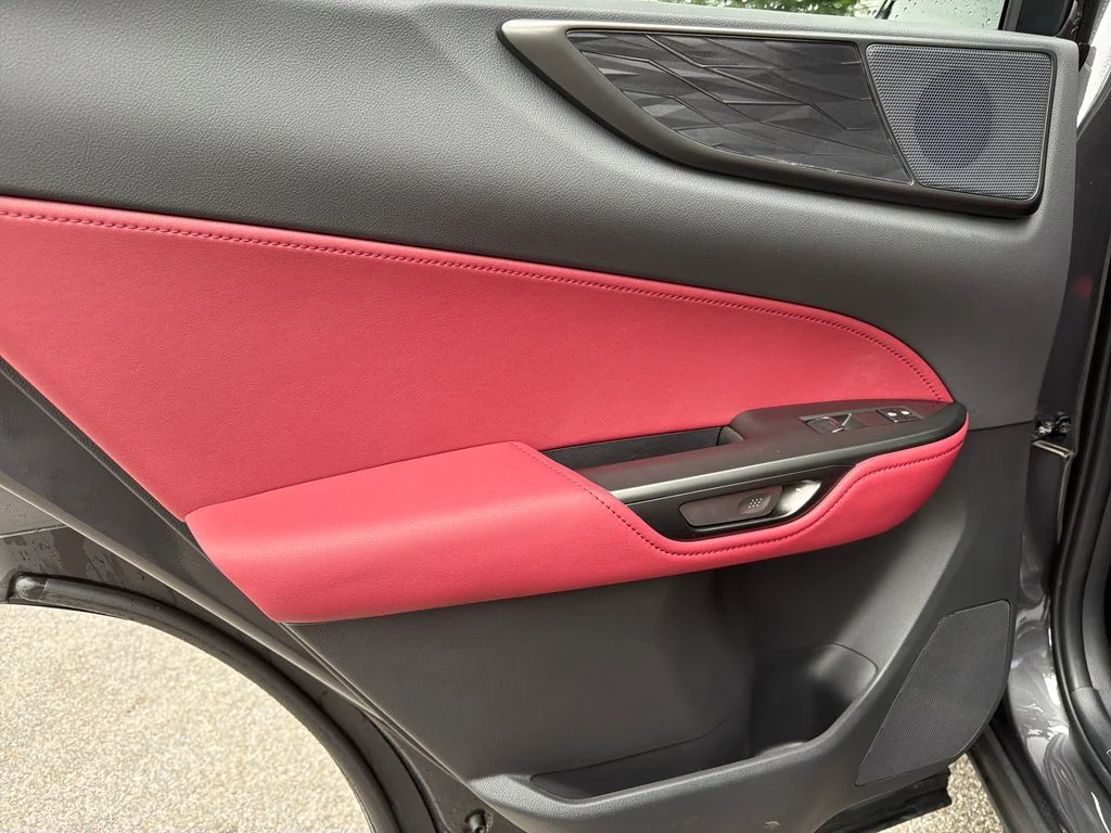 2025 Lexus NX 250 - Photo 29