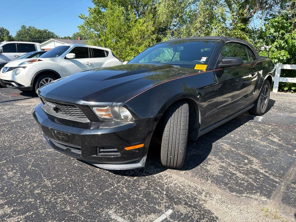 Used 2012 Black Ford V6 Premium image 2