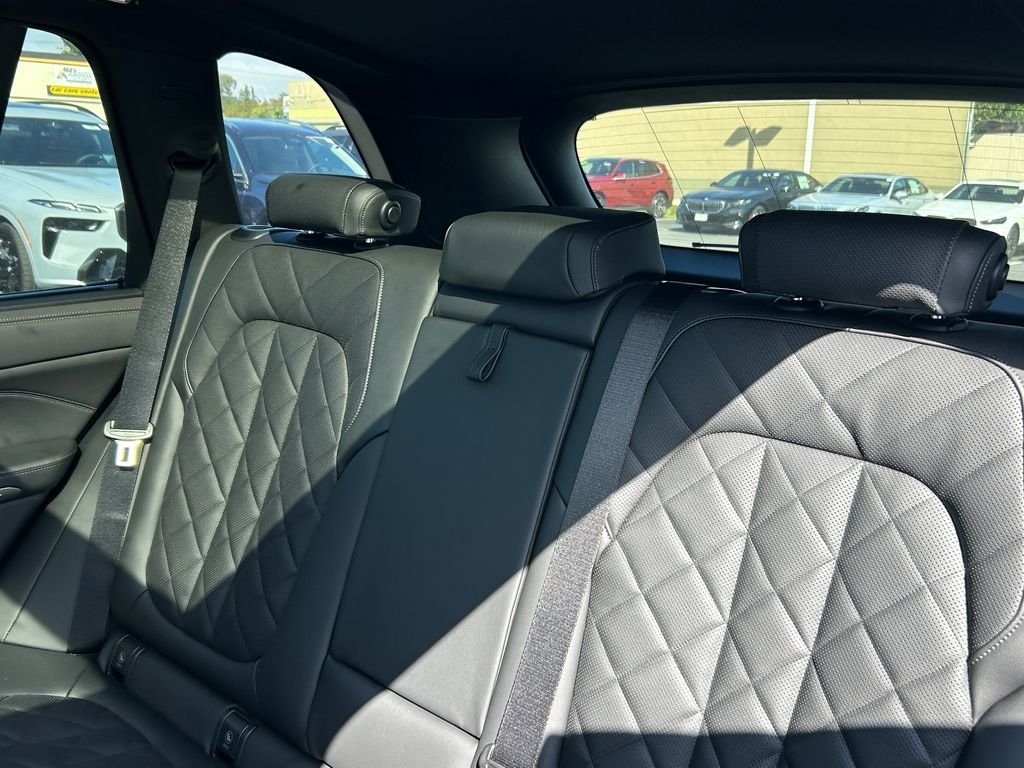 New 2026 Brooklyn Grey Metallic BMW xDrive50e image 32