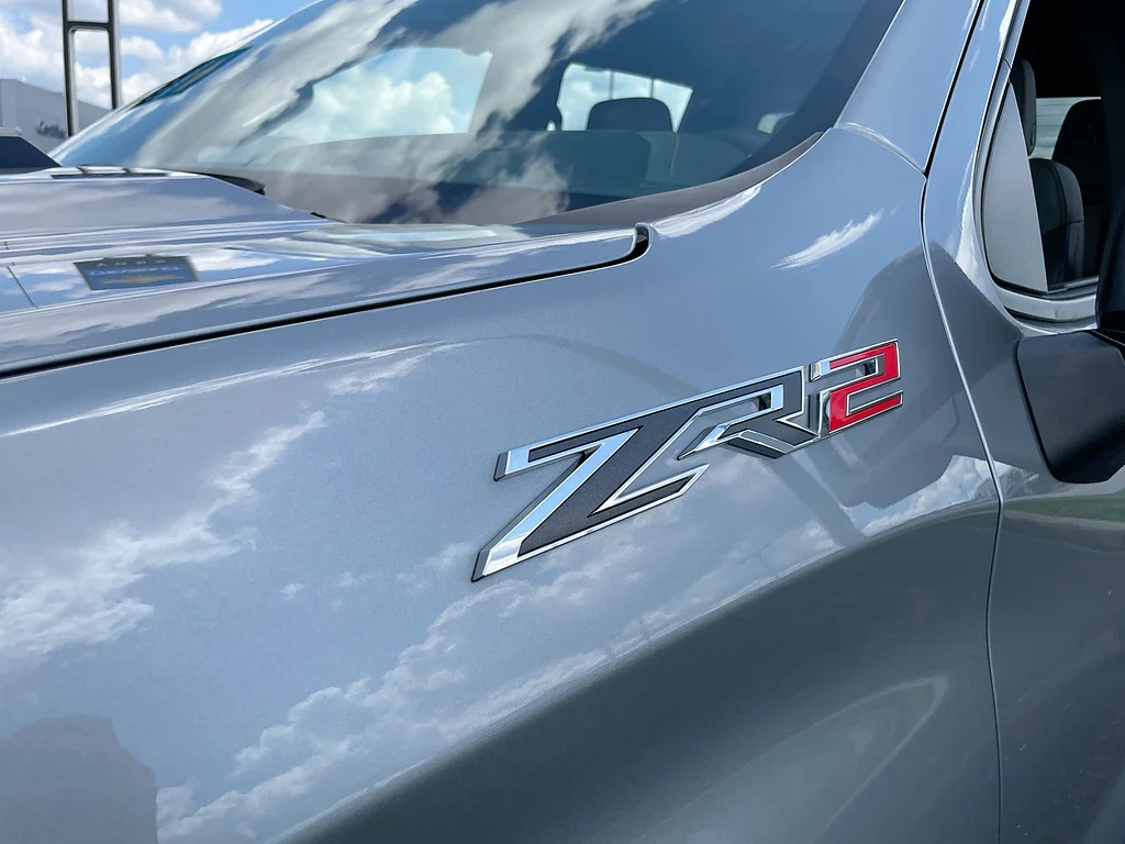 Used 2023 GRAY Chevrolet ZR2 image 33