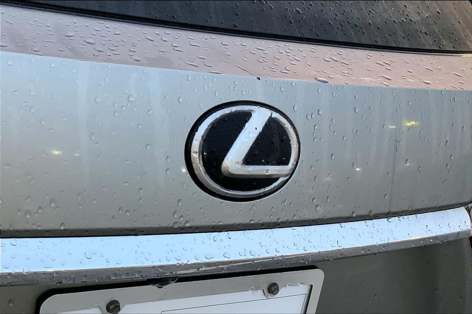 Used 2020 Atomic Silver Lexus  image 30