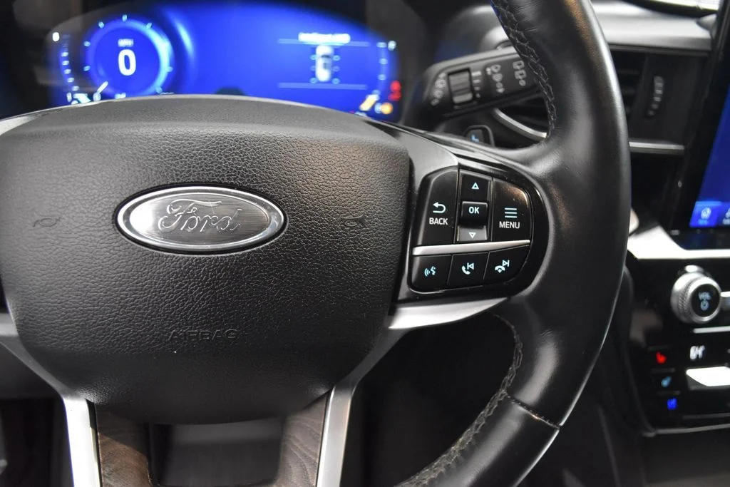 Used 2021 Black Metallic Ford Platinum image 13