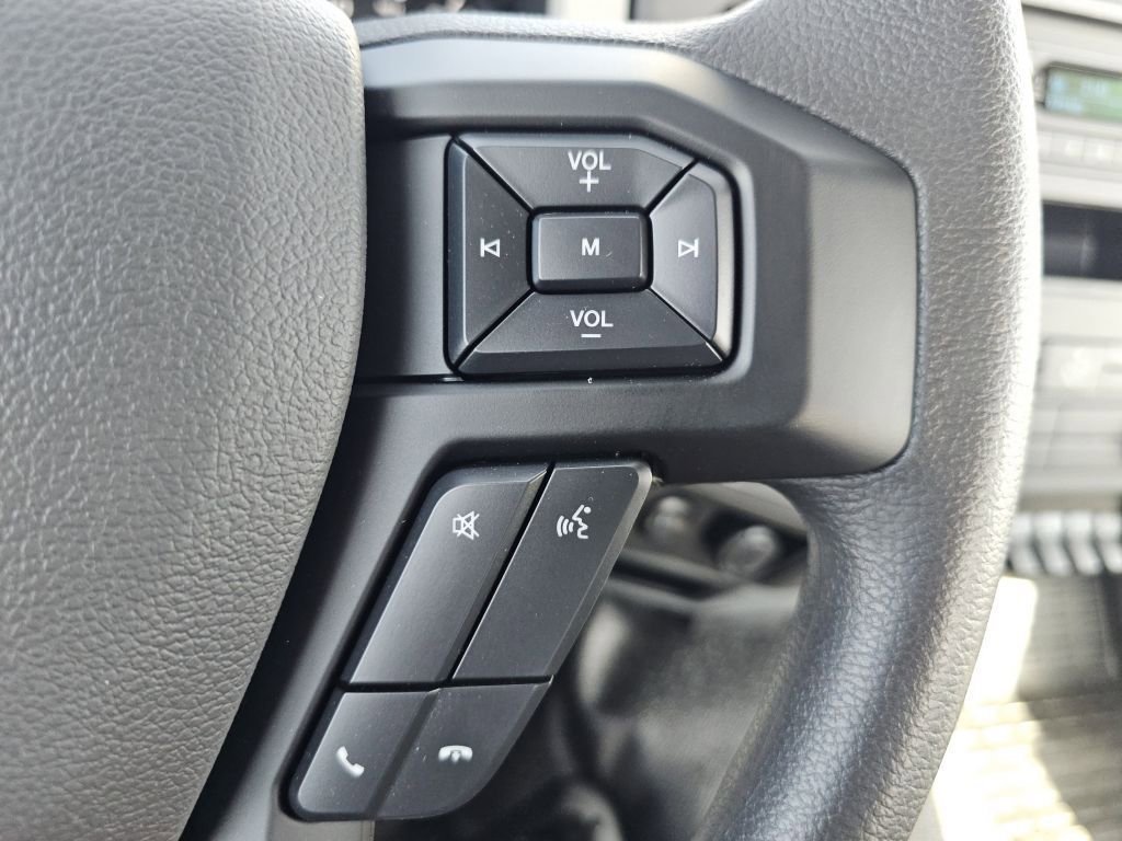 New 2025 Oxford White Ford Base image 17