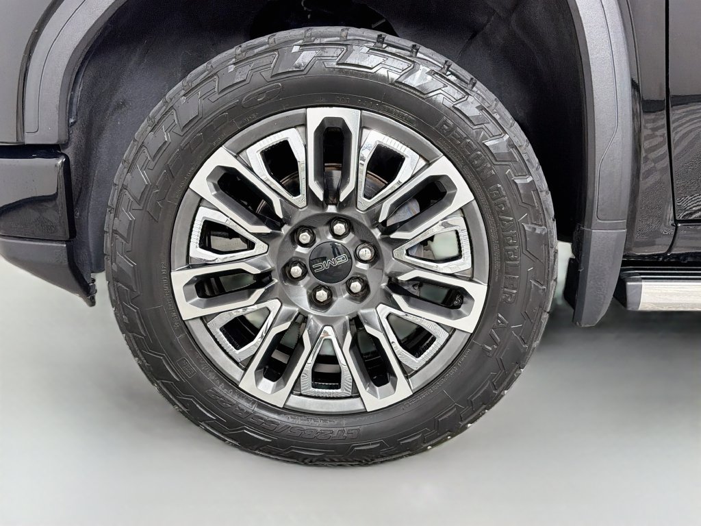 Used 2023 Black GMC Denali Ultimate image 34