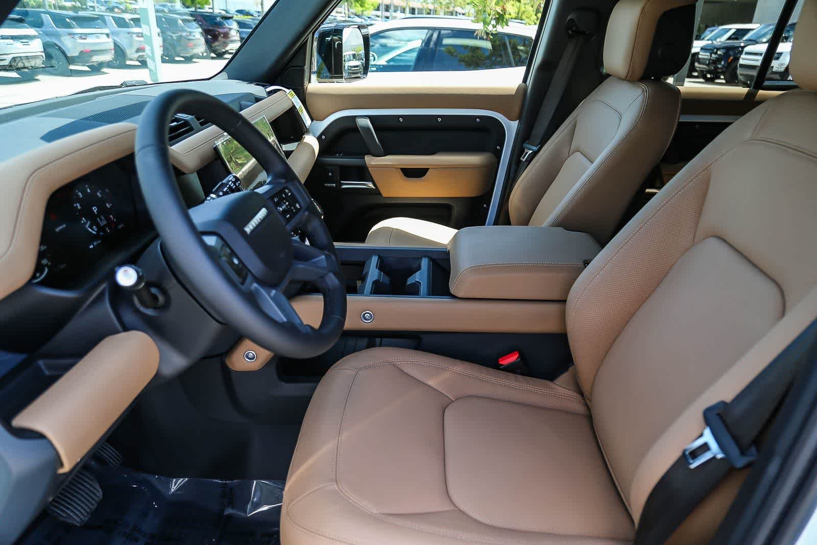 New 2026 Fuji White Land Rover X-Dynamic SE image 20