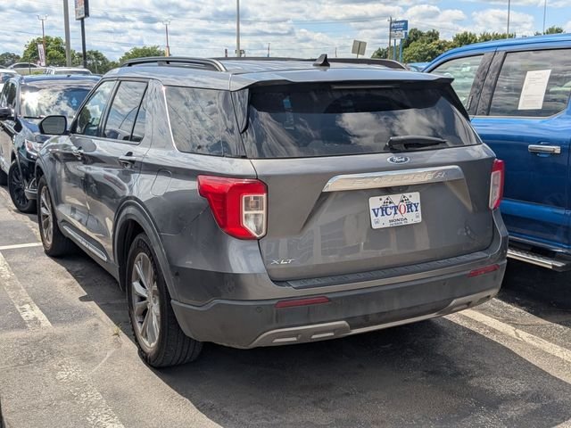 Used 2022 Gray Metallic Ford XLT image 2