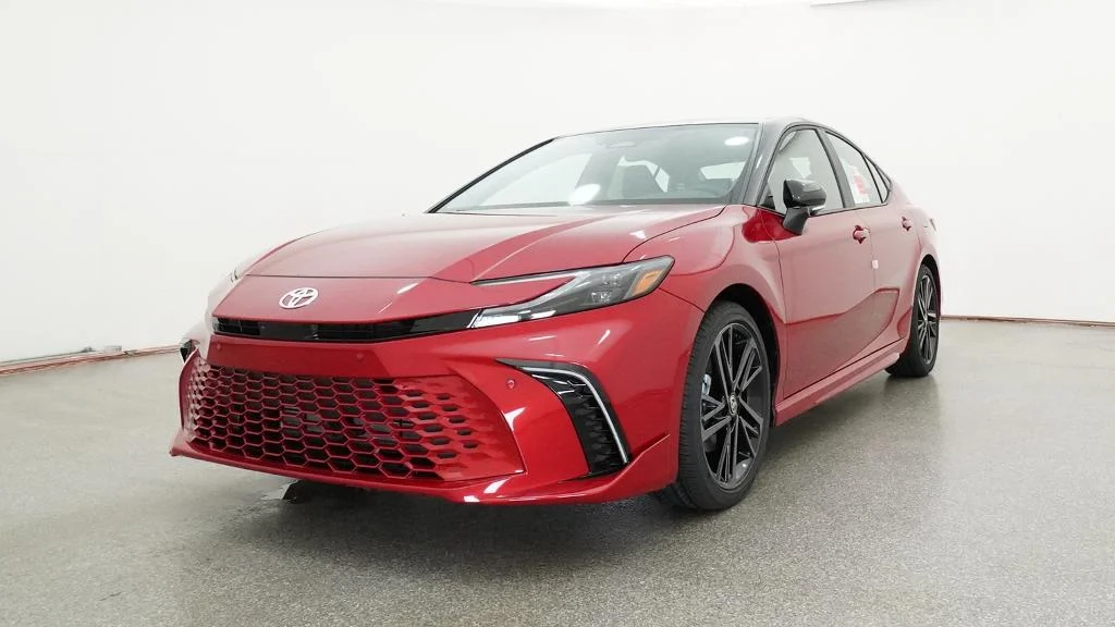 New 2026 Supersonic Red with Midnight Black Metallic roof Toyota XSE image 19
