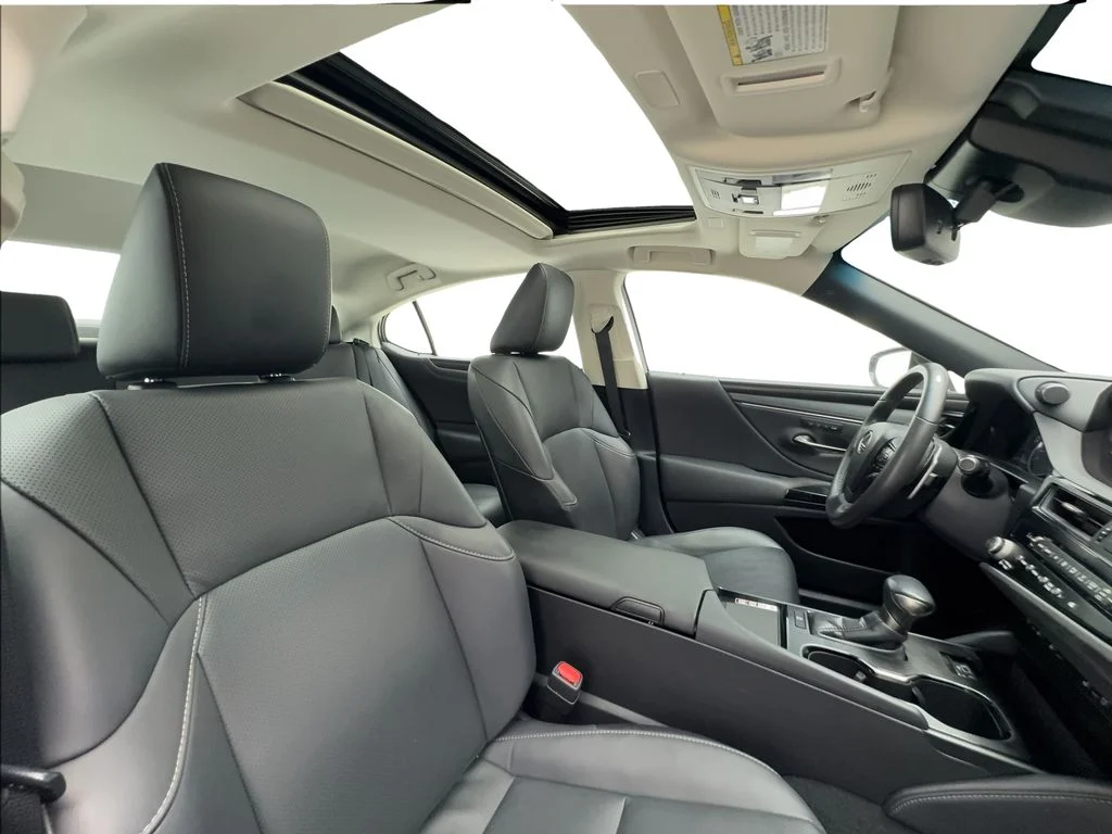 Used 2023 Black Lexus 350 image 31