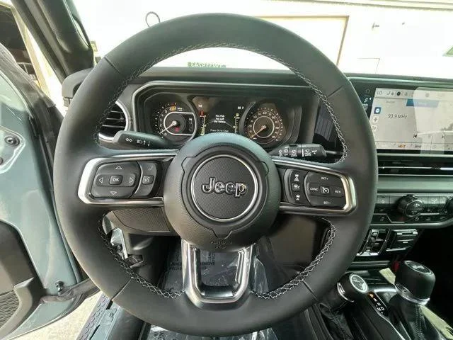 New 2026 Anvil Clear-Coat Exterior Paint Jeep Sahara image 24