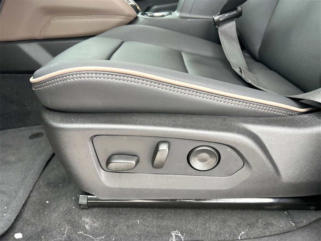 2026 GMC CANYON - Image 17