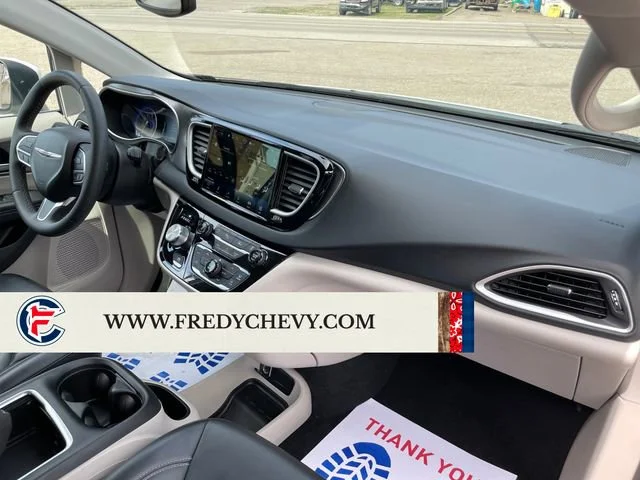 Used 2023 White Chrysler Touring L image 42