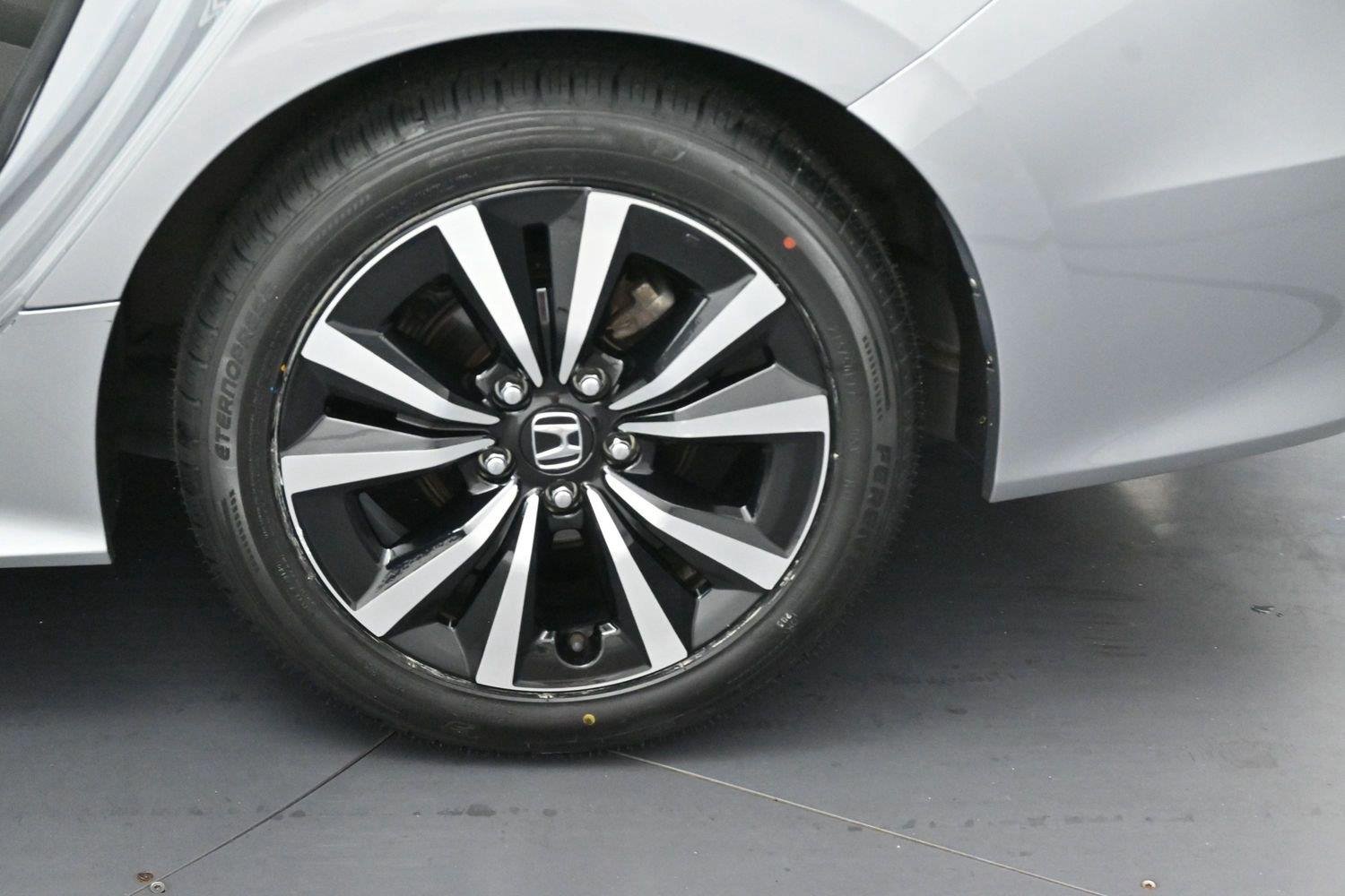 Used 2023 Lunar Silver Metallic Honda EX image 31