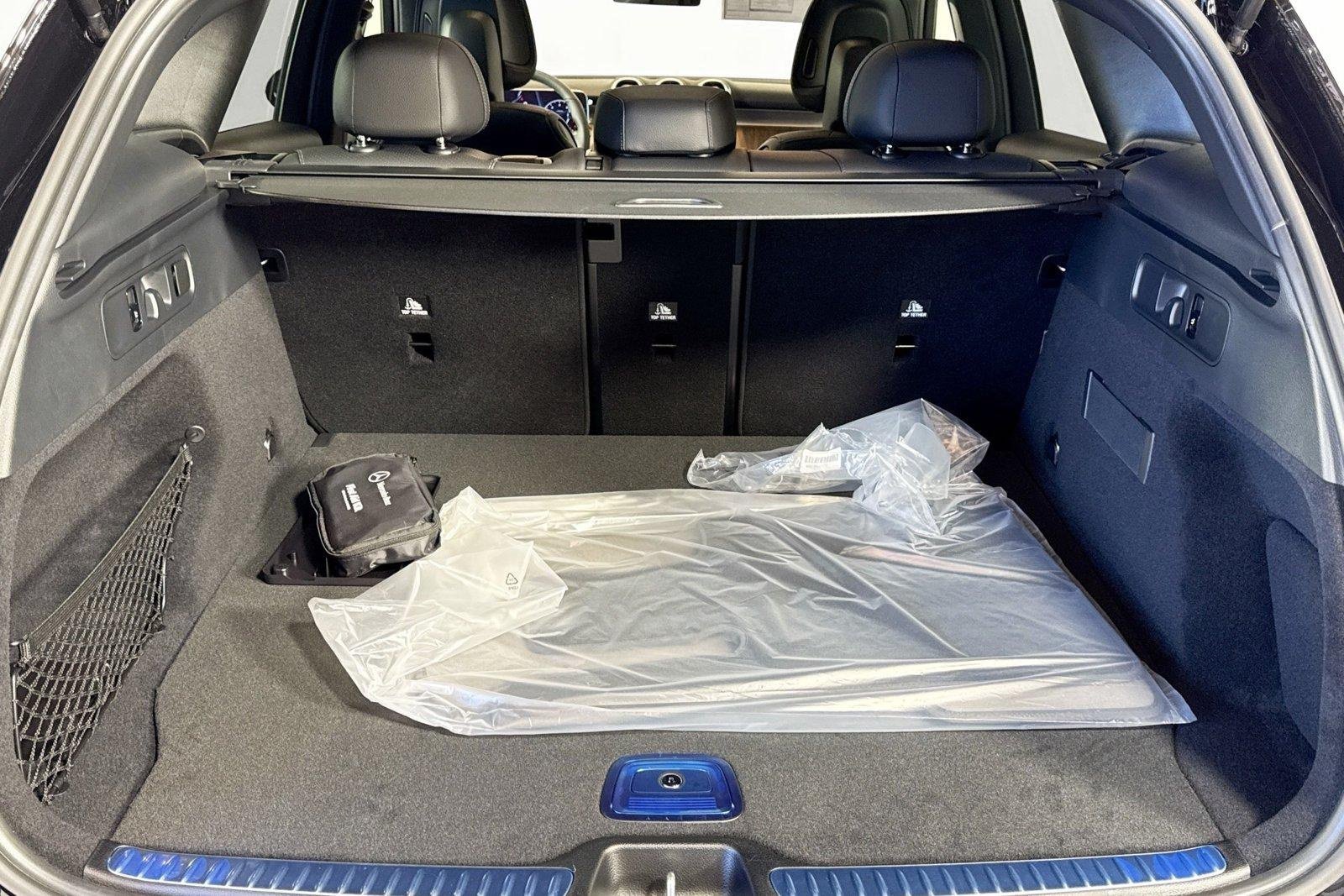 New 2026 Black Mercedes-Benz GLC 300 image 24