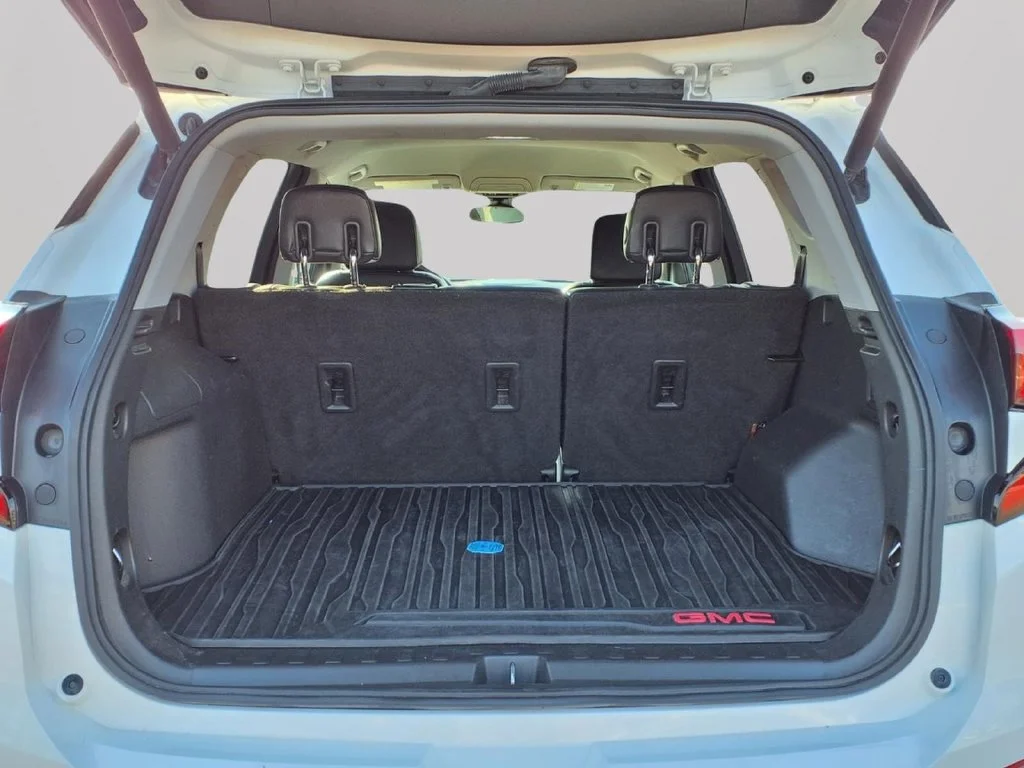 Used 2020 White GMC SLT image 9