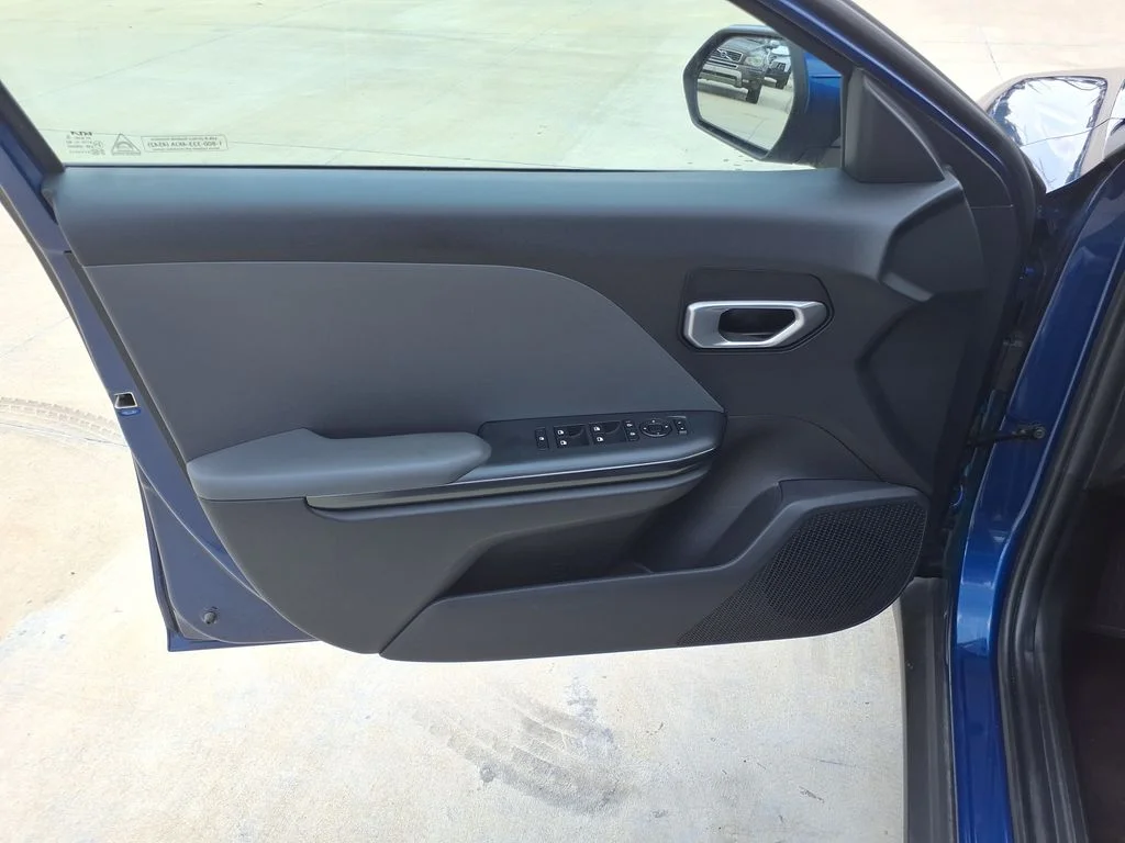 Used 2025 Blue Kia LXS image 13