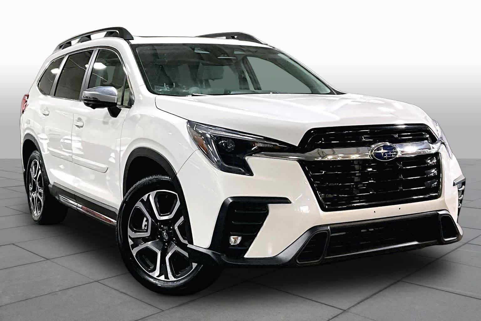 Used 2023 Crystal White Pearl Subaru Limited image 3