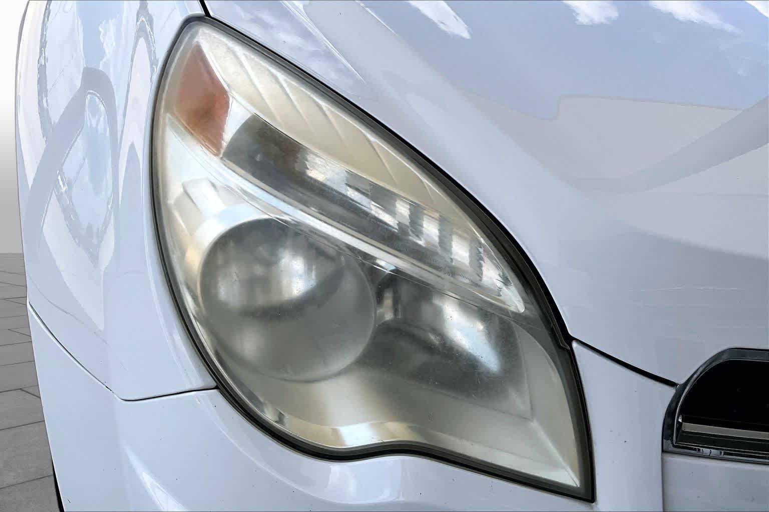 Used 2015 Summit White Chevrolet LS image 24