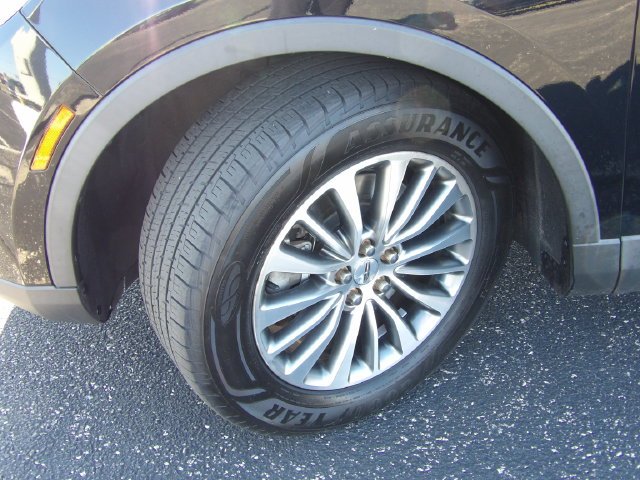 Used 2016 Black Velvet Lincoln Select image 43