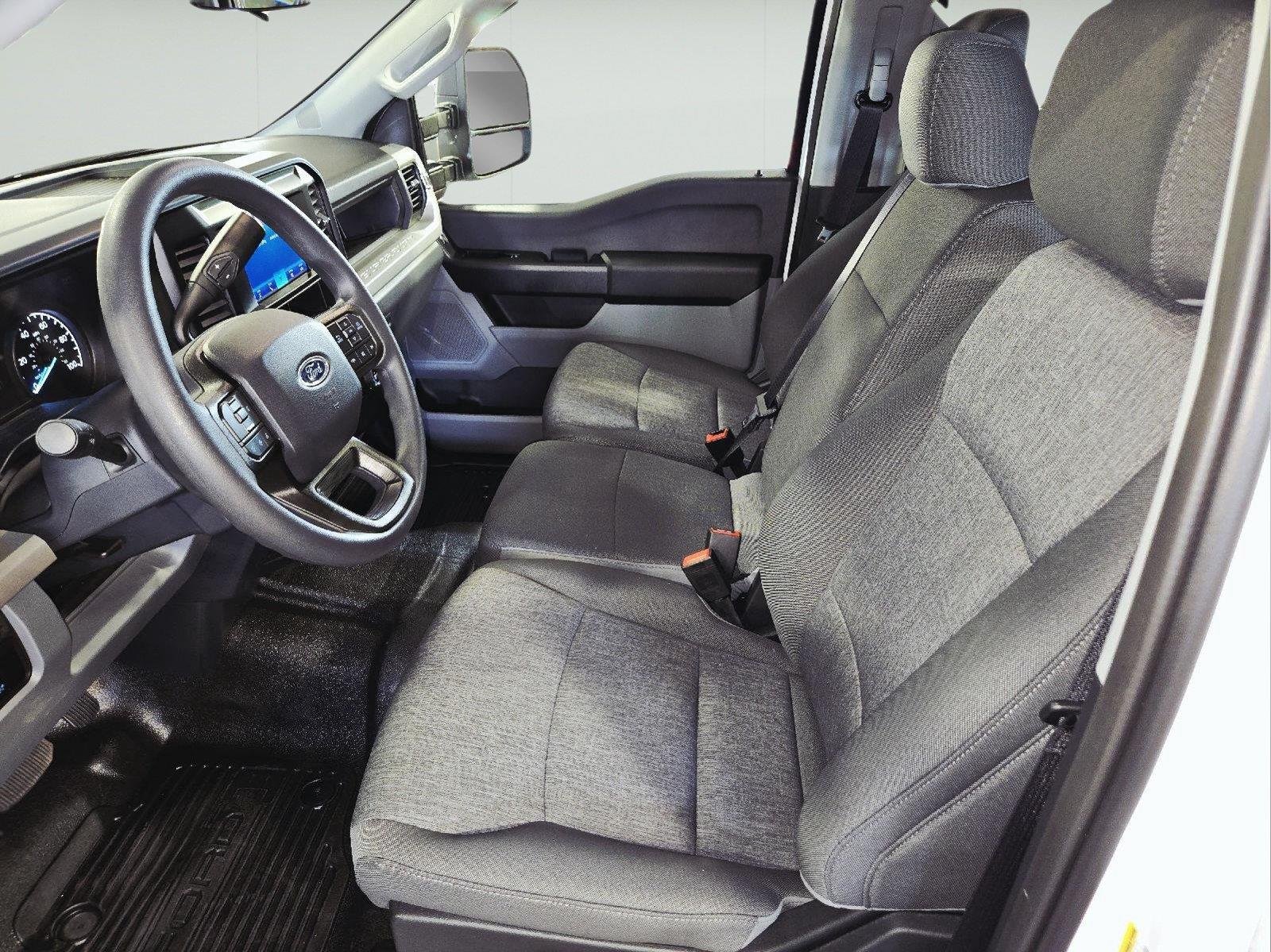 New 2026 Oxford White Ford F-350® XL image 33
