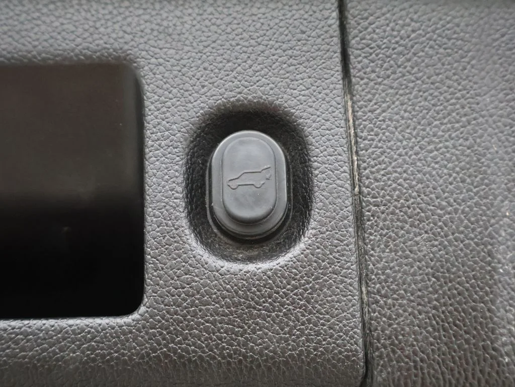 Used 2018 Gray Chevrolet LT image 18