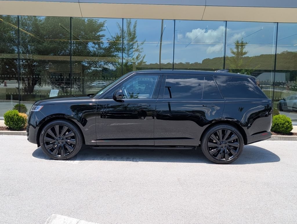 New 2026 Narvik Black Land Rover SV image 2