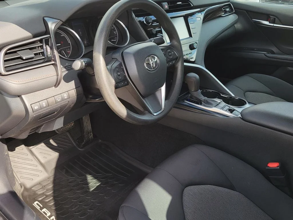 Used 2020 Silver Toyota LE image 17
