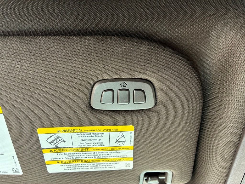 Used 2024  Ford King Ranch image 32