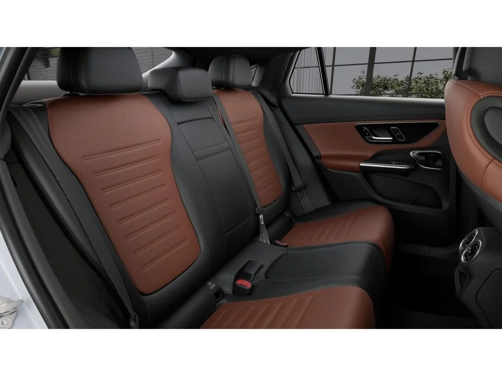 New 2027 White Mercedes-Benz GLC 300 image 5