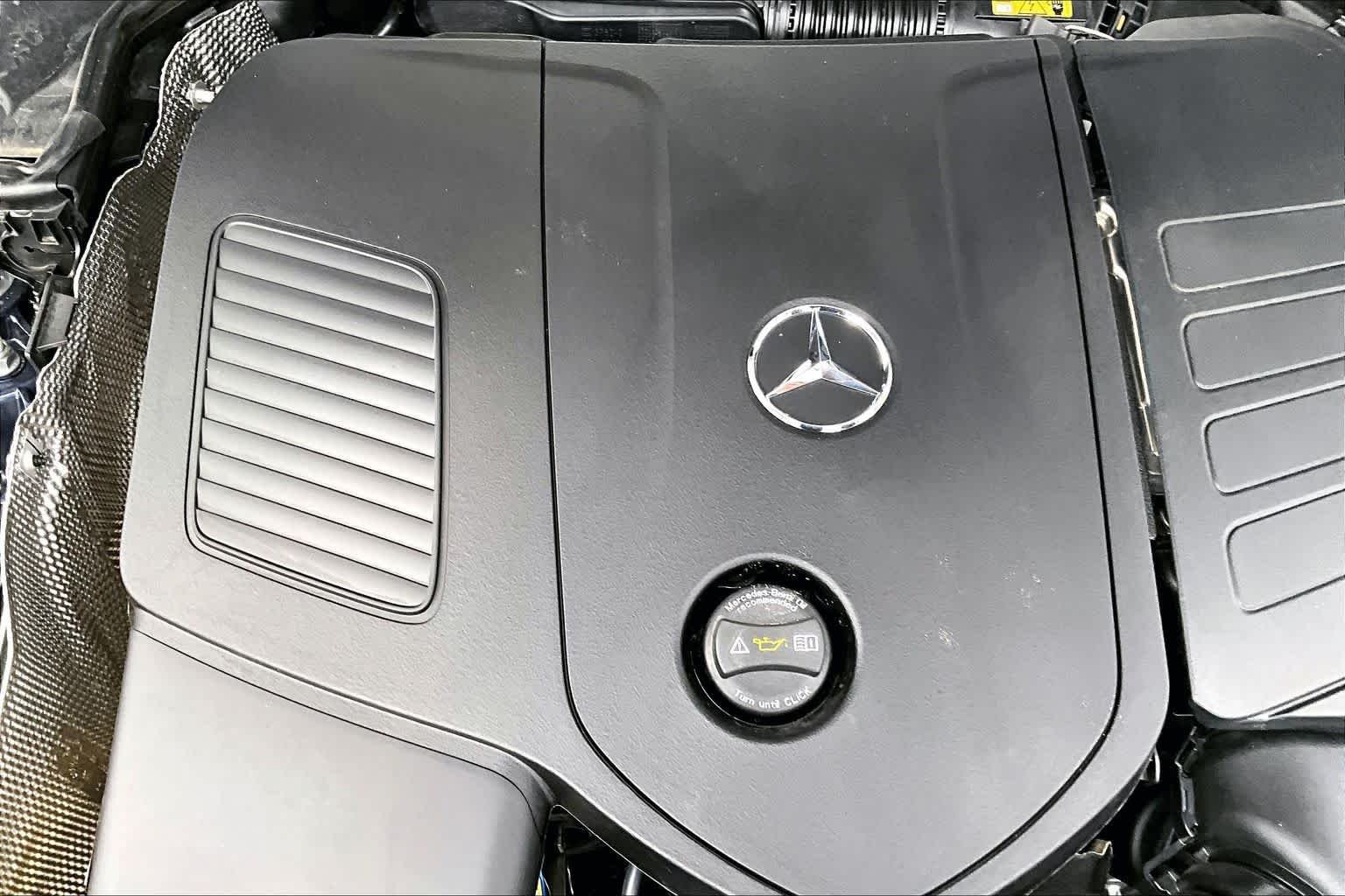 Used 2025 Twilight Blue Metallic Mercedes-Benz C 300 image 33