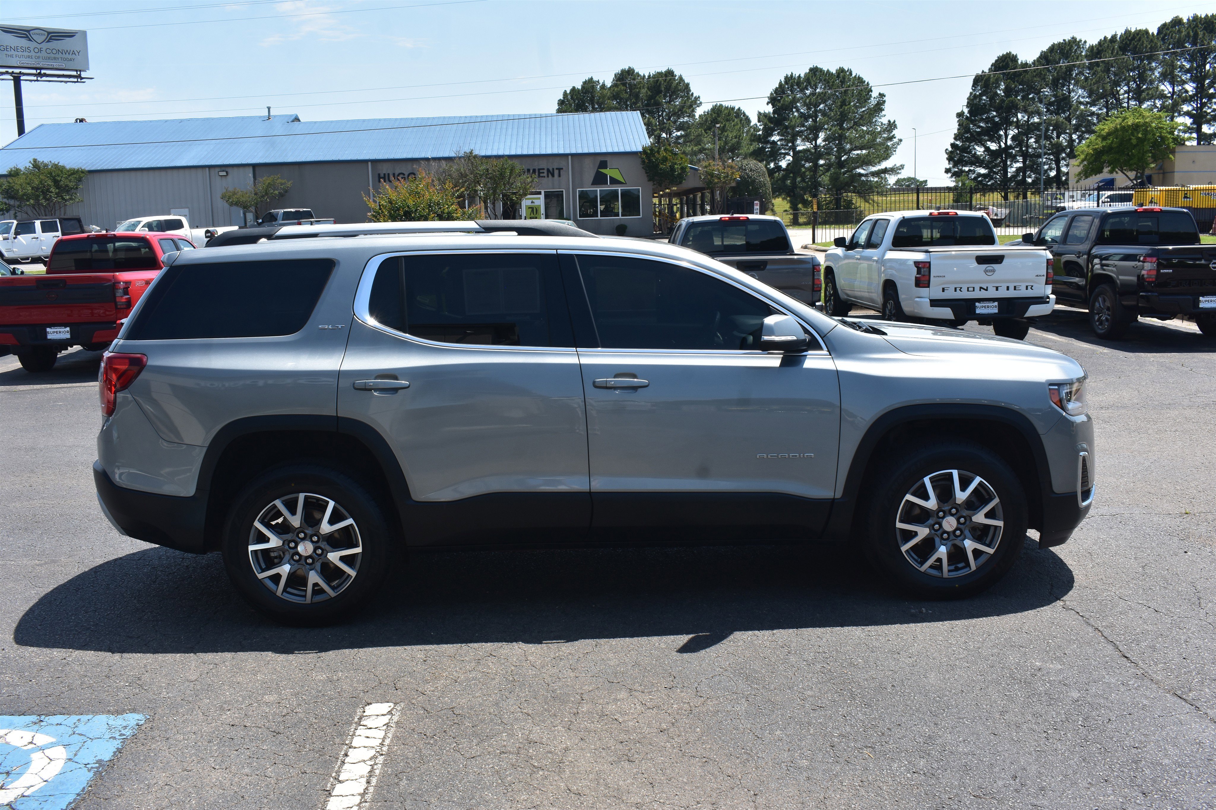 Used 2023 Sterling Metallic GMC SLT image 4
