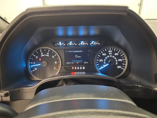 Used 2020 Agate Black Metallic Ford XLT image 28