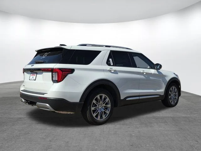 New 2026 Star White Metallic Tri-Coat Ford Platinum™ image 33
