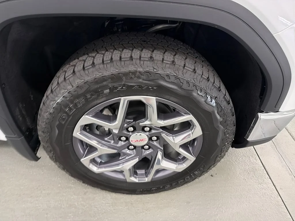 New 2026 Summit White GMC SLT image 4