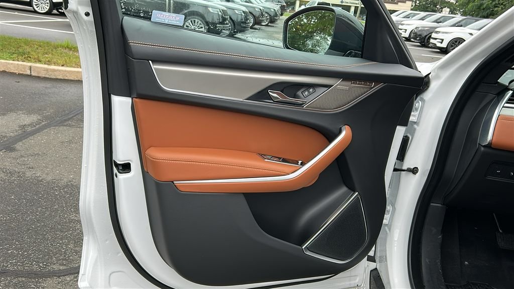 2026 Jaguar F-Pace R-Dynamic S - Photo 9