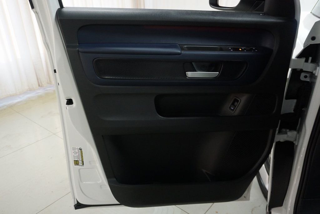 2025 Volkswagen ID. Buzz PRO S - Photo 31