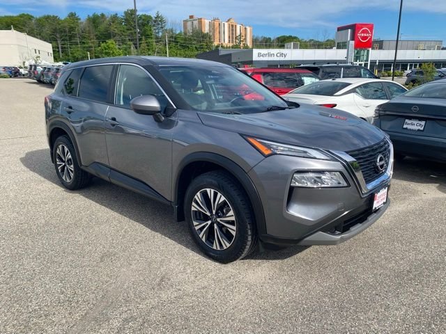 Used 2023 Gray Nissan SV image 27