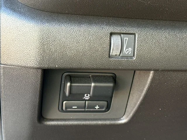 Used 2023 White Chevrolet Trail Boss image 22