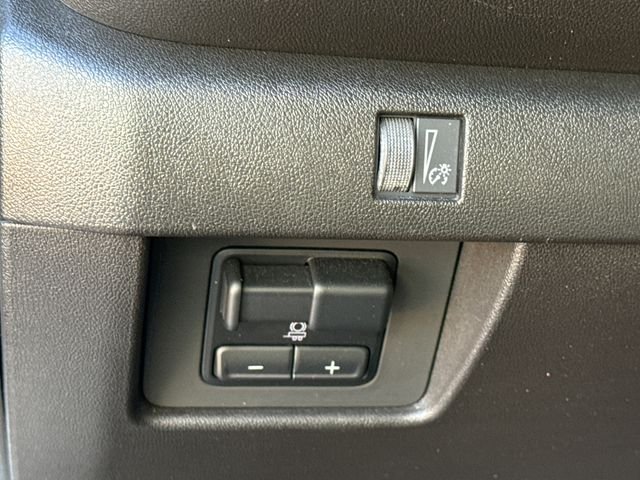 Used 2023 White Chevrolet Trail Boss image 22