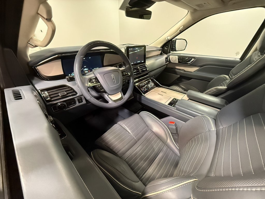 2020 Lincoln Navigator Black Label photo 2