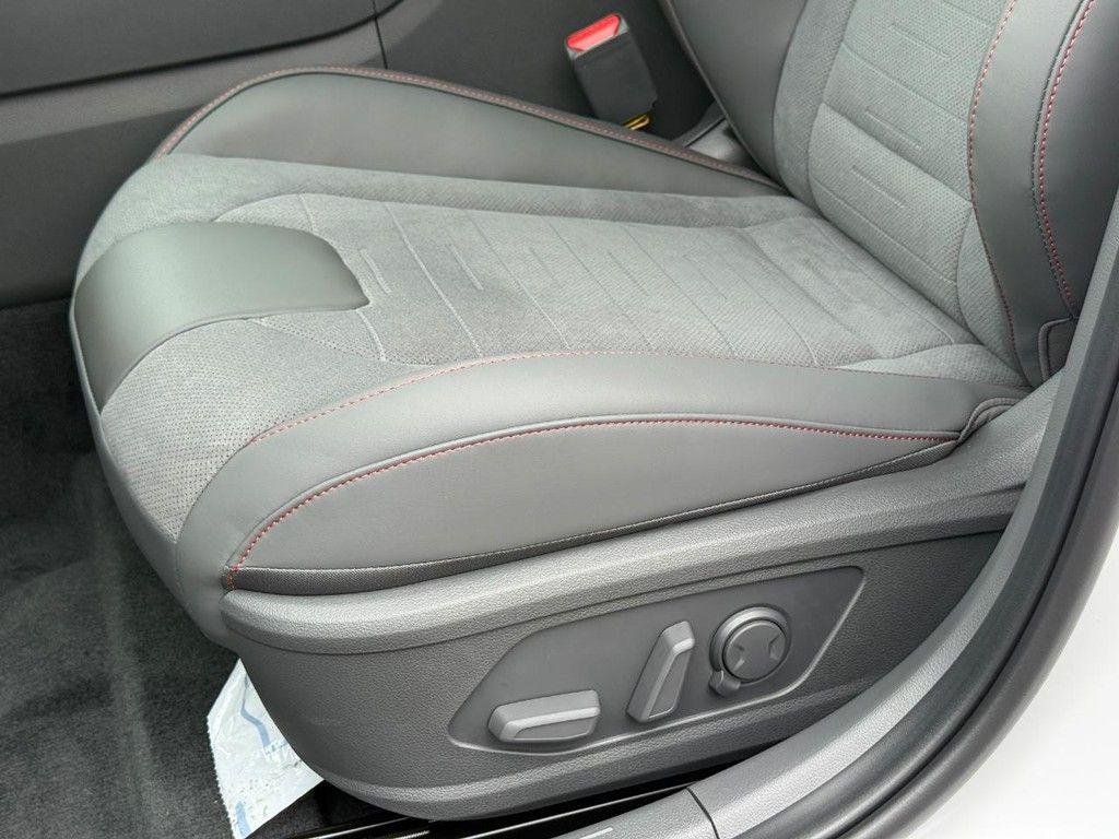 2025 Hyundai Sonata N Line - Photo 20
