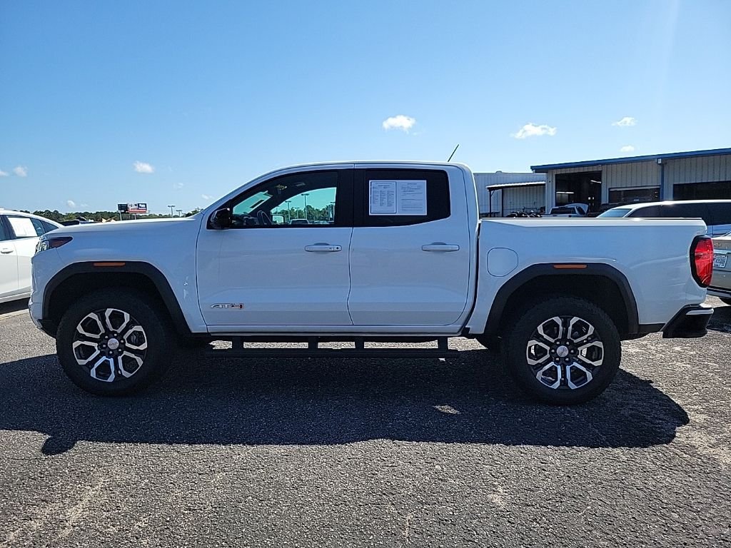 Used 2024 White GMC AT4 image 4